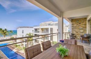 Costa Atlantica Beach Vacation Condos71