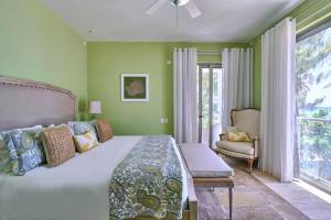 Costa Atlantica Beach Vacation Condos82
