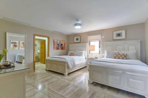 Costa Atlantica Beach Vacation Condos118