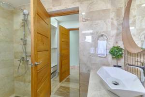 Costa Atlantica Beach Vacation Condos127