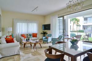 Costa Atlantica Beach Vacation Condos43