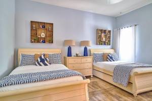 Costa Atlantica Beach Vacation Condos8